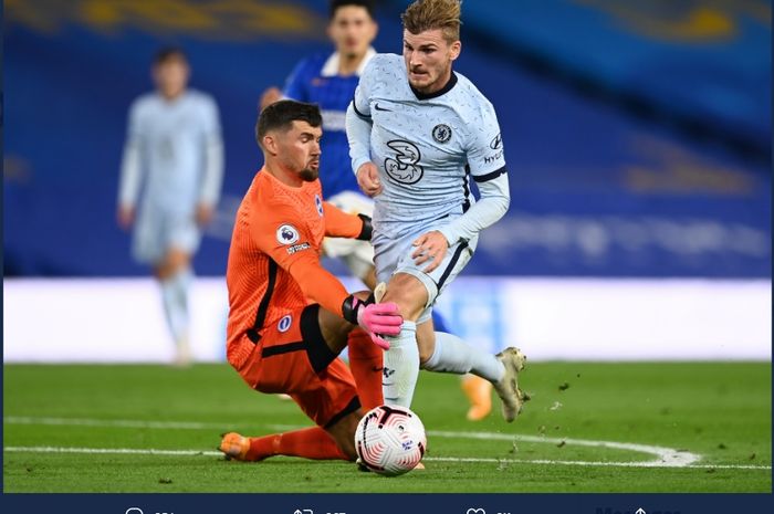 Striker Chelsea, Timo Werner, diadang kiper Brighton and Hovel Albion, Mat Ryan, dalam laga pekan perdana Liga Inggris musim 2020-2021 di Stadion American Express, Selasa (15/9/2020) dini hari WIB.