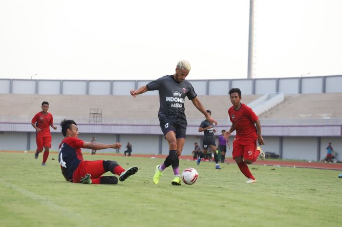 Persita Tangerang menjalani laga uji coba melawan Farmel FC, Rabu (16/9/2020).