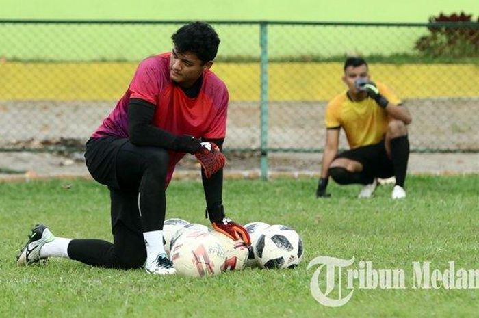 Kiper PSMS Medan dan timnas U-19 Indonesia, Adi Satryo