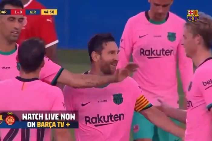 Kapten Barcelona, Lionel Messi, mencetak dua gol dari luar kotak penalti menggunakan kaki kanan dan kiri yang berbuah kemenangan untuk Barca.