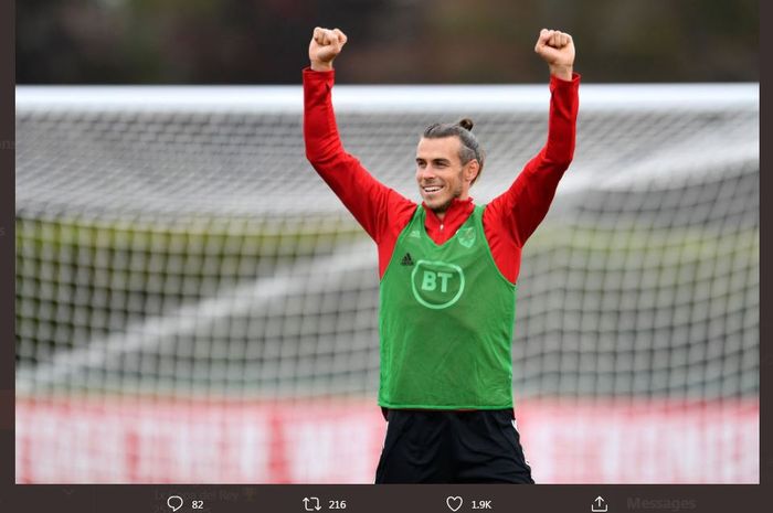 Gareth Bale saat menjalani sesi latihan dengan timnas Wales.