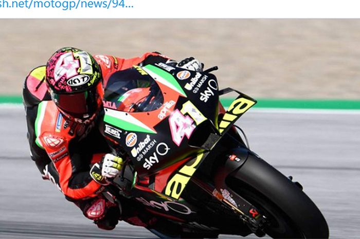 Pembalap Aprilia Gresini, Aleix Espargaro, saat tampil pada latihan bebas MotoGP San Marino di Sirkuit Misano, Italia, 12 September 2020. 