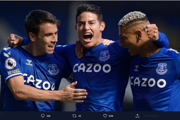 James Rodriguez (tengah) merayakan golnya untuk Everton ke gawang West Bromwich Albion di Liga Inggris, 19 September 2020.