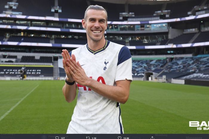 Gareth Bale saat dikenalkan sebagai pemain baru Tottenham Hotspur.