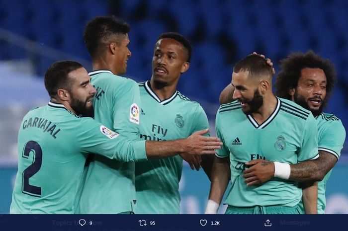 Para pemain Real Madrid saat merayakan gol mereka ke gawang Real Sociedad pada LaLiga 2019-2020.