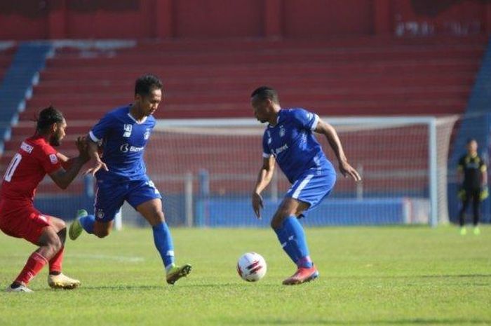 Pertandingan uji coba Persik Kediri Melawan Martapura FC di Stadion Brawijaya Kediri Rabu (23/9/2020).