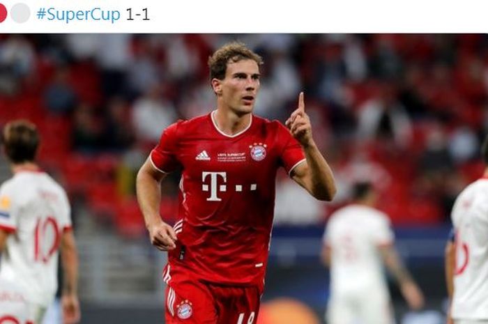 Gelandang Bayern Muenchen, Leon Goretzka, merayakan gol yang dicetak ke gawang Sevilla dalam laga Piala Super Eropa di Stadion Puskas Arena, Kamis (24/9/2020).