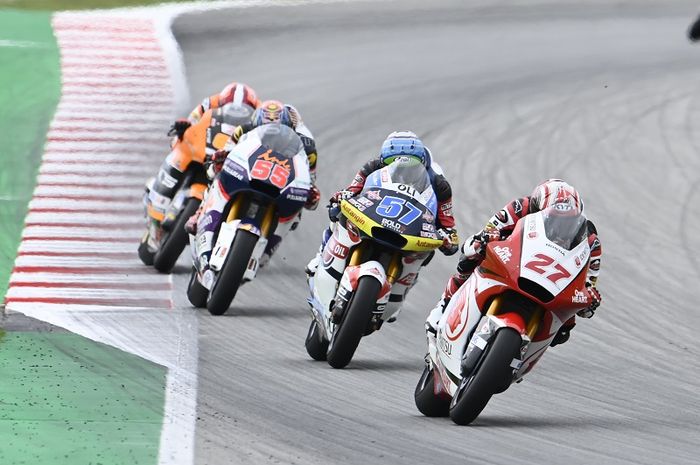 Aksi pembalap Idemitsu Honda Team Asia, Andi Farid Izdihar (#27), pada balapan Moto2 Catalunya di SIrkuit Catalunya, Spanyol, 27 September 2020.