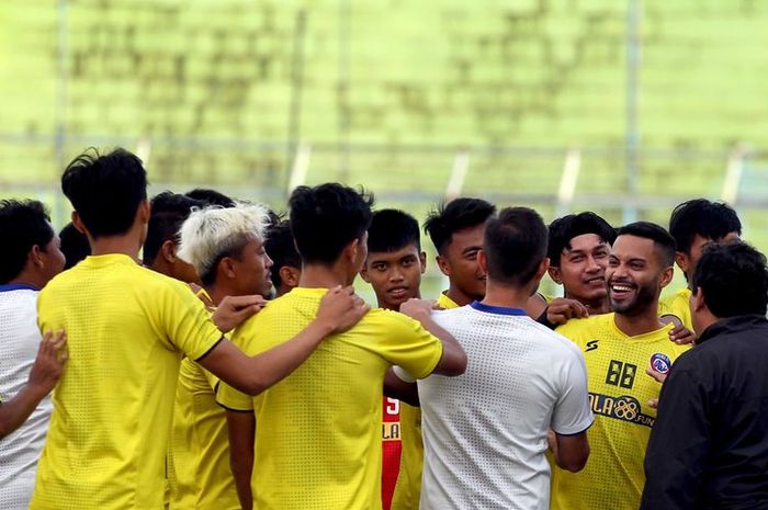 Pemain baru Arema FC, Bruno Smith saat menjalani latihan bersama skuad Singo Edan, Senin (6/10/2020).