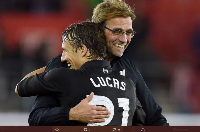 Lucas Leiva saat masih membela Liverpool bersama Juergen Klopp.