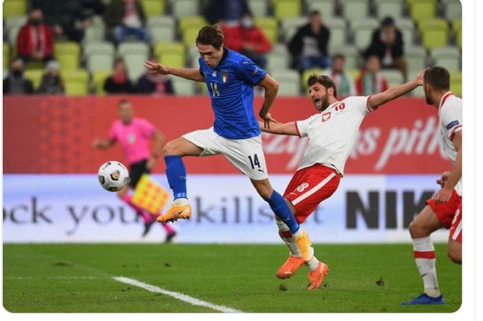 Federico Chiesa dalam laga Polandia Vs Italia  di Stadion Energa Gdansk, Minggu (11/10/2020) malam atau Senin dini hari WIB.