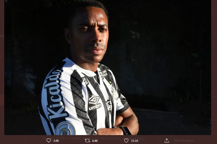 Robinho kembali memperkuat Santos FC untuk keempat kali.