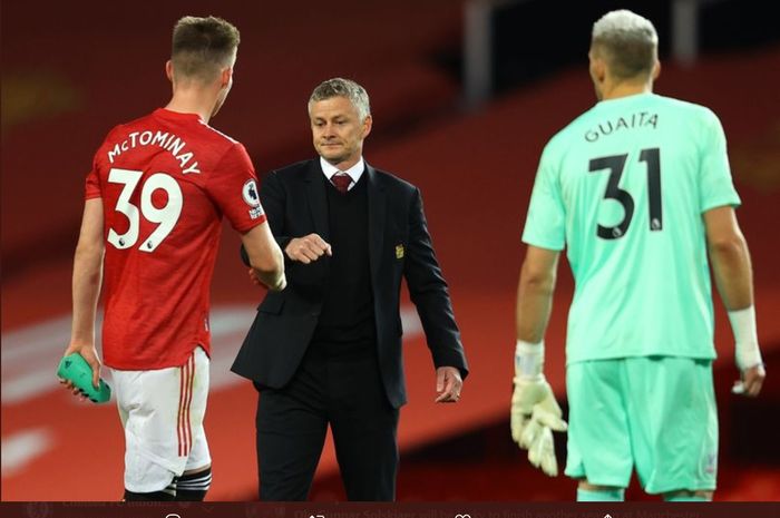 Momen kebersamaan Ole Gunnar Solskjaer dan Scott McTominay selepas laga Manchester United kontra Crystal Palace di Liga Inggris.