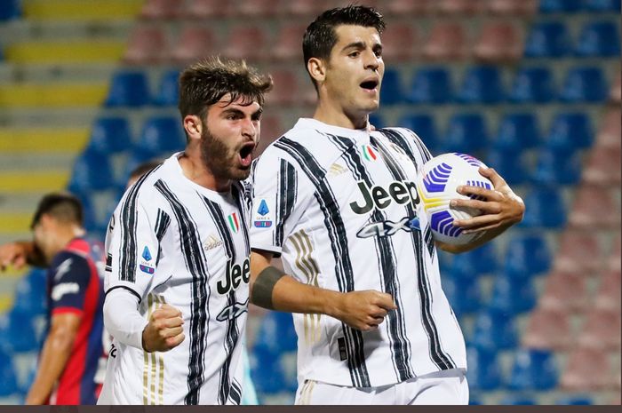 Alvaro Morata merayakan gol yang dicetaknya dalam laga Crotone vs Juventus di Liga Italia, Sabtu (17/10/2020) di Ezio Scida.