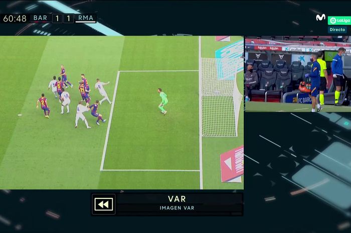 Keputusan wasit lewat VAR soal penalti yang diberikan wasit setelah Sergio Ramos dijatuhkan Clement Lenglet dalam laga pekan ke-7 Liga Spanyol di Stadion Camp Nou, Sabtu (24/10/2020).