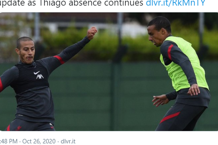 Thiago Alcantara (kiri) dan Joel Matip saat mengikuti sesi latihan Liverpool.