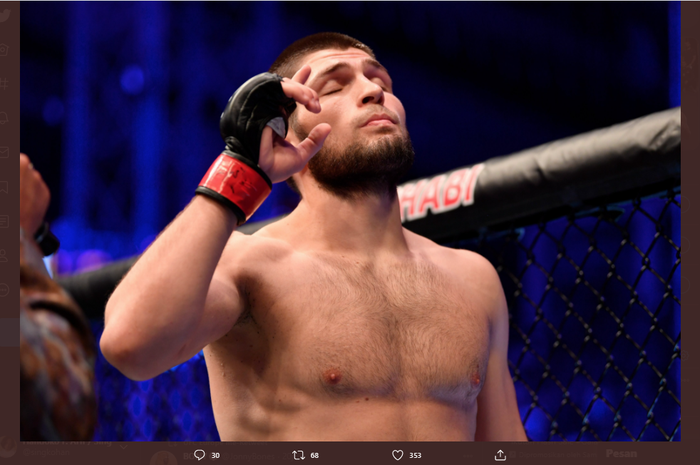 Petarung kelas ringan UFC, Khabib Nurmagomedov resmi pensiun.