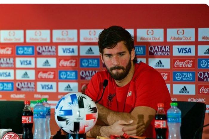 Kiper Liverpool, Alisson Becker, mengakui timnya tak bisa menjalani 60 laga dengan cara yang sama.