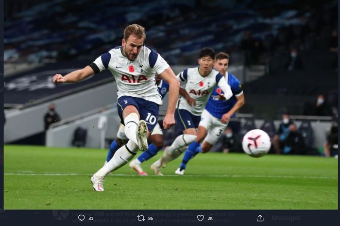 Penyerang Tottenham Hotspur, Harry Kane, mengukir catatan gemilang usai membobol gawang Brighton &amp; Hove Albion di Liga Inggris.