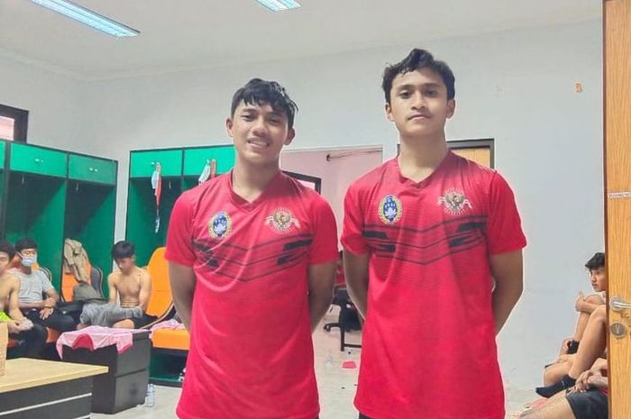 Dua pemain dari akademi Arema FC Mohammad Dzulfikar Maliki (gelandang) dan Muhammad Iqbal Priambudi (striker) yang lolos mengikuti Garuda Select bersama 26 pemain yang akan digembleng secara intensif di Inggris.