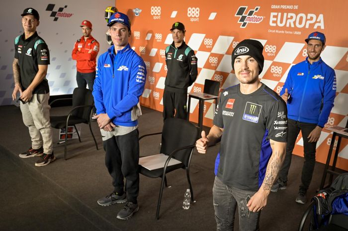 Pembalap MotoGP berpose jelang MotoGP Eropa di Sirkuit Ricardo Tormo, Valencua, Kamis (5/11/2020).