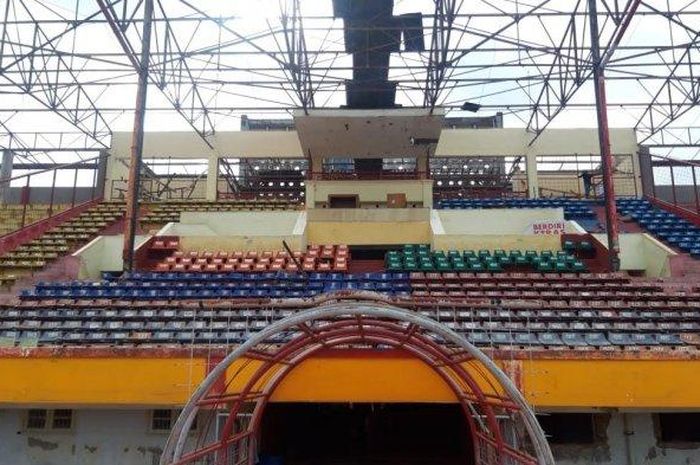 Proses pembongkaran stadion Mattoangin, Makassar, Sulawesi Selatan.