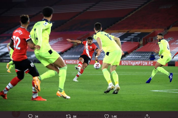 Che Adams mencetak gol dalam laga Southampton vs Newcastle United pada pekan ke-8 Liga Inggris, Jumat (6/11/2020) di St. Mary's Stadium.