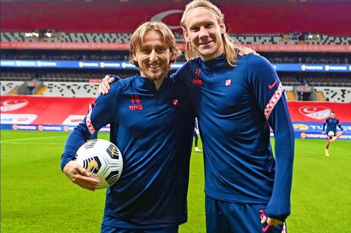 Domagoj Vida (kanan) dan Luka Modric.