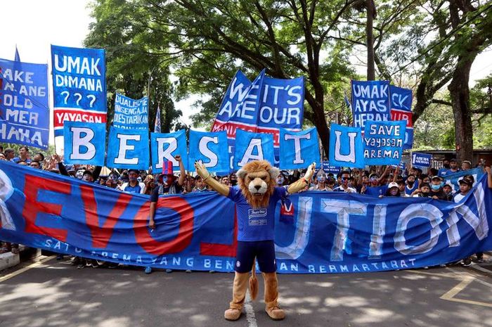  Aliansi Aremania Make Malang Great Again (MMGA) menggelar aksi damai menolak dualisme di yayasan Arema.