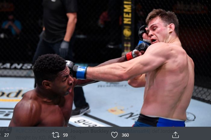 Joaquin Buckley (kiri), menghajar Jordan Wright di UFC 255, Minggu (22/11/2020) WIB di UFC APEX, Las Vegas.