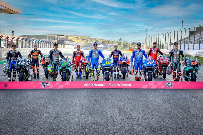 Pembalap MotoGP 2020 berpose jelang GP Portugal di Sirkuit Internasional Algarve, Portimao.