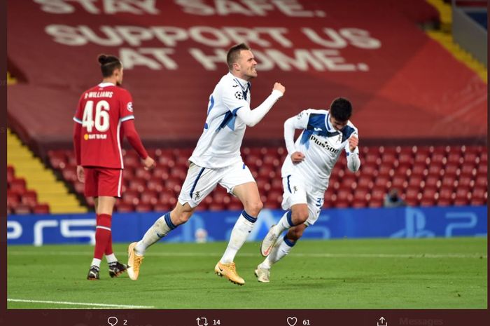 Josip Ilicic merayakan gol Atalanta ke gawang Liverpool dalam partai Liga Champions di Anfield, 25 November 2020.