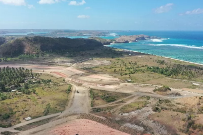 Proses pembangunan Sirkuit Mandalika di NTB. 