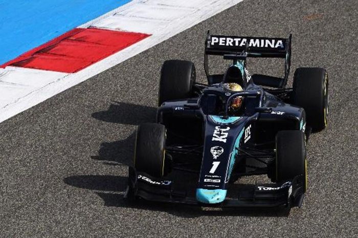 Pembalap Formula 2 asal Indonesia, Sean Gelael, tampil pada balapan F2 GP Bahrain di Sirkuit Sakhir, Sabtu (28/11/2020)