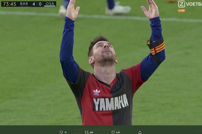 Selebrasi megabintang Barcelona, Lionel Messi, usai menjebol gawang Osasuna pada Minggu (29/11/2020).