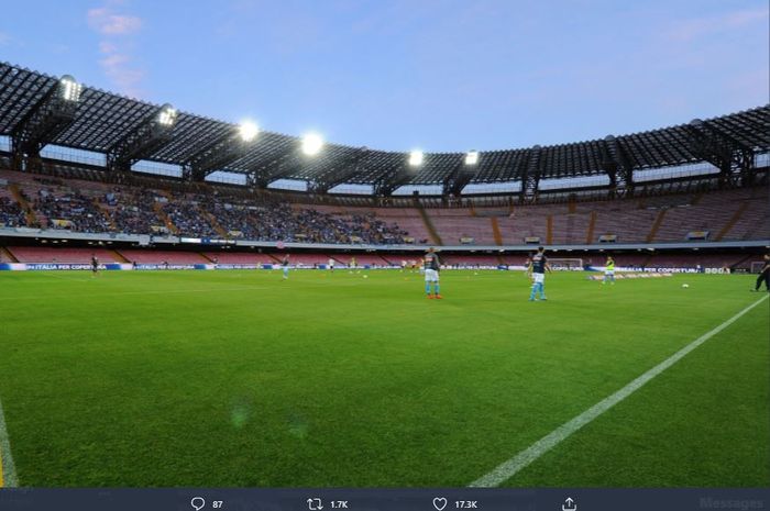 Napoli secara resmi telah mengubah nama Stadion San Paolo menjadi Stadion Diego Armando Maradona untuk mengenang jasa sang legenda.