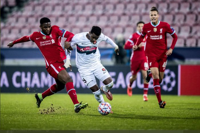 Pemain Liverpool, Billy Koumetio, pecahkan rekor sebagai pemain termuda di Liga Champions usai tampil membela timnya kala melawan Midtjylland pada matchday keenam.