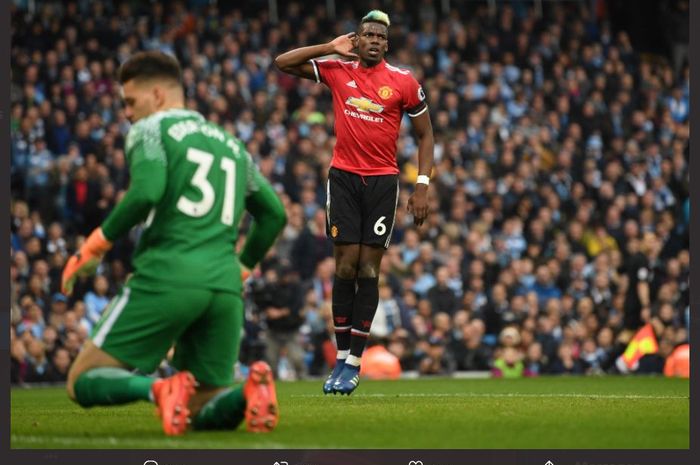 Paul Pogba merayakan golnya untuk Manchester United ke gawang Manchester City pada duel 7 April 2018.