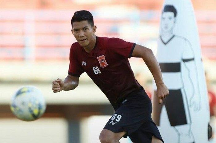 Andika Kurniawan saat menjalani sesi latihan di Stadion Segiri, Kota Samarinda beberapa waktu lalu.