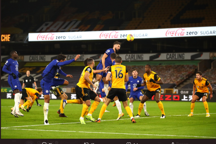 Para pemain Chelsea mencoba membongkar pertahanan Wolverhampton Wanderers