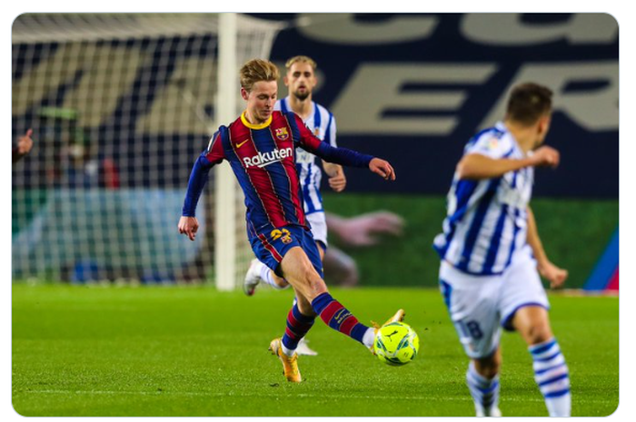 Aksi gelandang Barcelona, Frenkie de Jong, dalam pertandingan melawan Real Sociedad di pekan ke-19 Liga Spanyol 2020-2021, Kamis (17/12/2020) dini hari WIB.