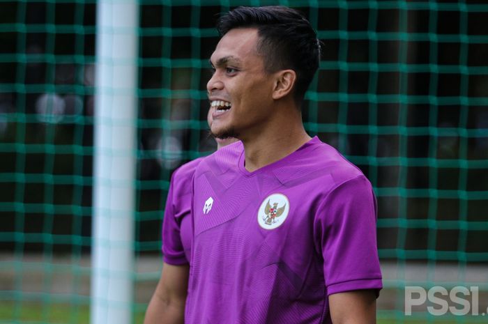 Pemain Persebaya Surabya, Rahmat Irianto, saat menjalani pemusatan latihan (TC) timnas Indonesia, Senin (21/12/2020), di Lapangan D, kawasan GBK, Jakarta Pusat.