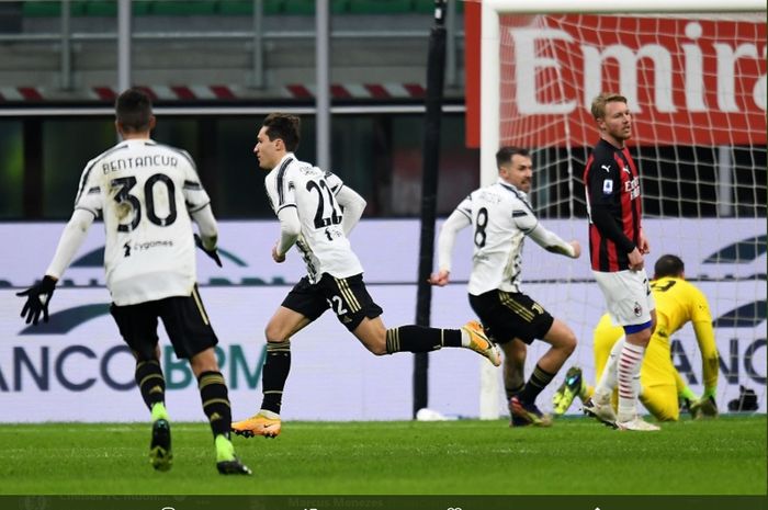 Momen Federico Chiesa melakukan selebrasi usai menjebol gawang Gianluigi Donnarumma dalam kemenangan 3-1 Juventus atas AC Milan di San Siro pada lanjutan laga pekan ke-16 Liga Italia 2020-2021.