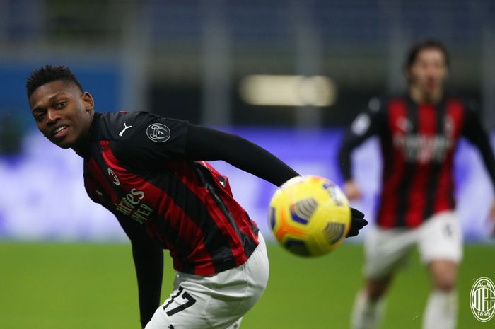 Rafael Leao mencetak gol pemuka bagi AC Milan kala menjamu Torino di San Siro pada laga pekan ke-17 LIga Italia 2020-2021.