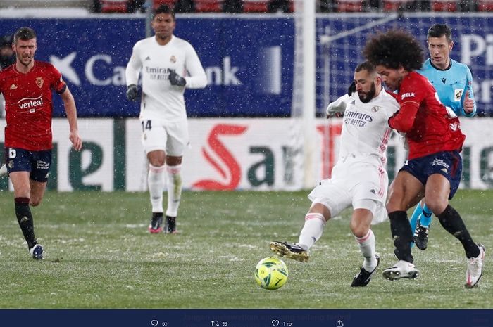 Striker Real Madrid, Karim Benzema, dalam laga kontra Osasuna pada Sabtu (9/1/2021).