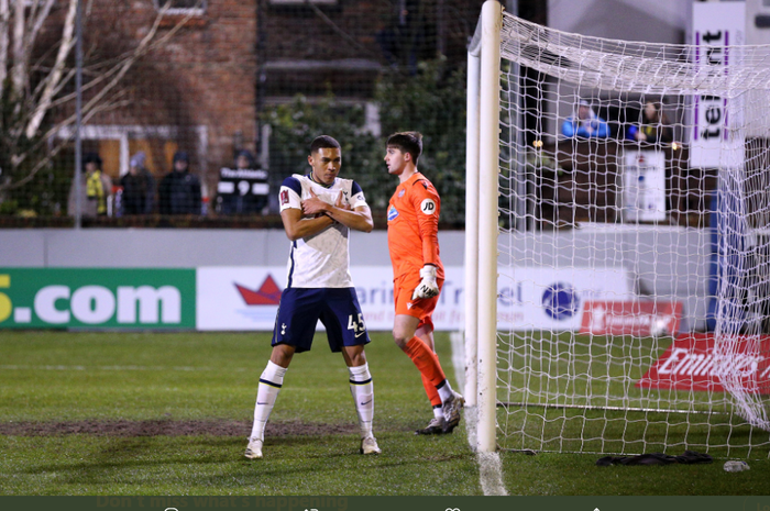 Carlos Vinicius setara dengan Frank Lampard saat dilatih Jose Mourinho usai mencetak hat-trick untuk Tottenham Hotspur di Piala FA.