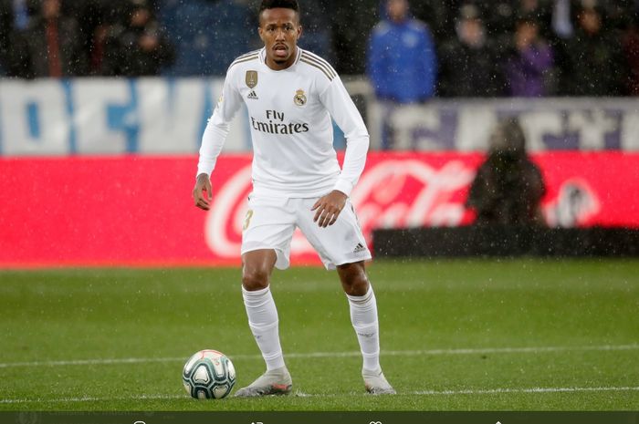 Bek tengah Real Madrid, Eder Militao, dilaporkan menjadi incaran klub Liga Inggris, Tottenham Hotspur.