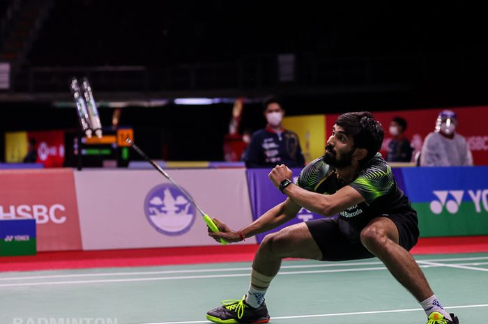 Pemain tunggal putra India, Srikanth Kidambi, saat menjalani laga babak kesatu turnamen Thailand Open I 2021 di Impact Arena, Bangkok, Thailand.