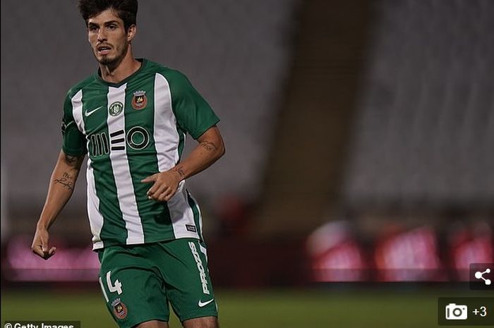 Lucas Piazon ketika membela Rio Ave sebagai pemain pinjaman.