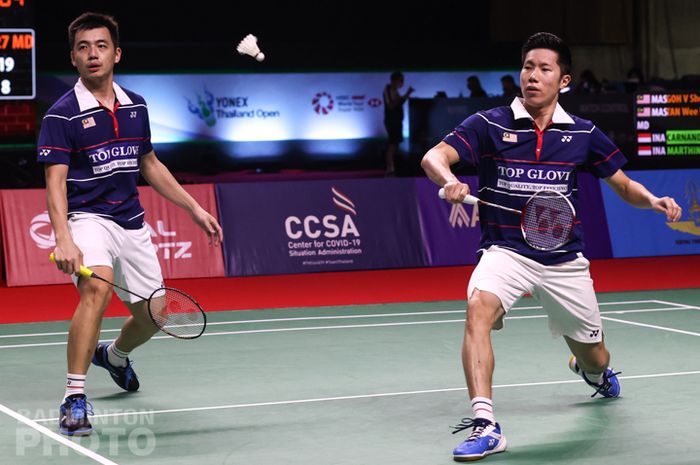 Pasangan ganda putra Malaysia, Goh V Shem/Tan Wee Kiong, pada babak semifinal Thailand Open I 2021 di Impact Arena, Bangkok, Sabtu (16/1/2021).